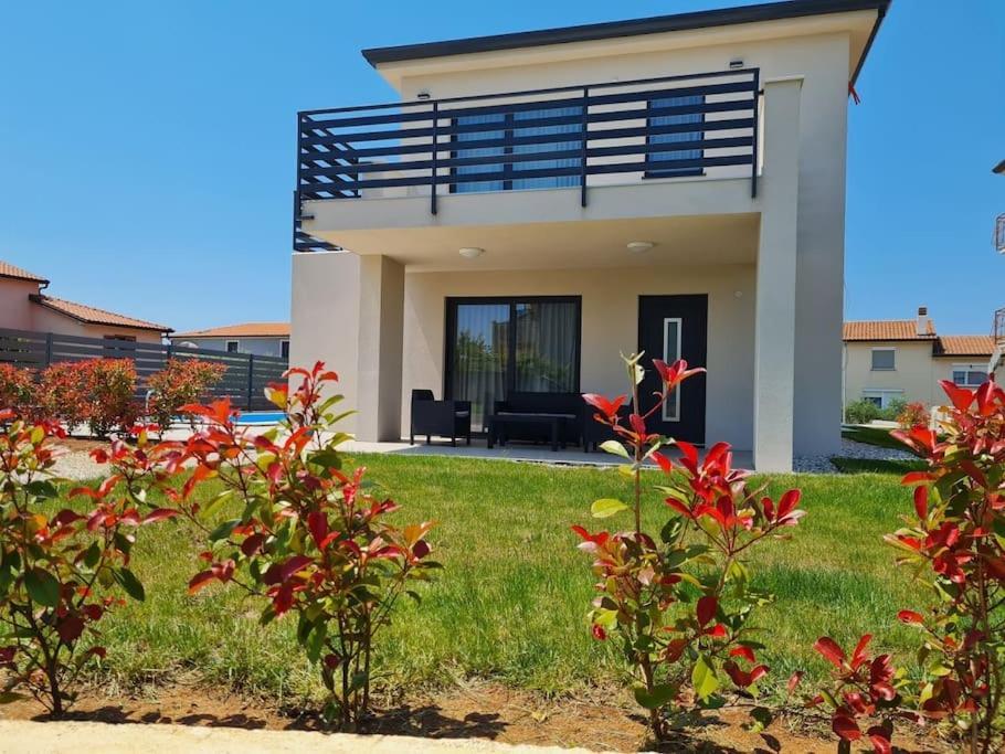 Marcante - Designer, Romantic Pool View Suite بوريتش المظهر الخارجي الصورة