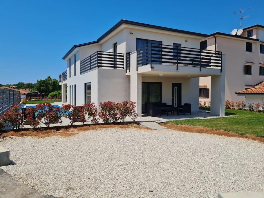 Marcante - Designer, Romantic Pool View Suite بوريتش المظهر الخارجي الصورة